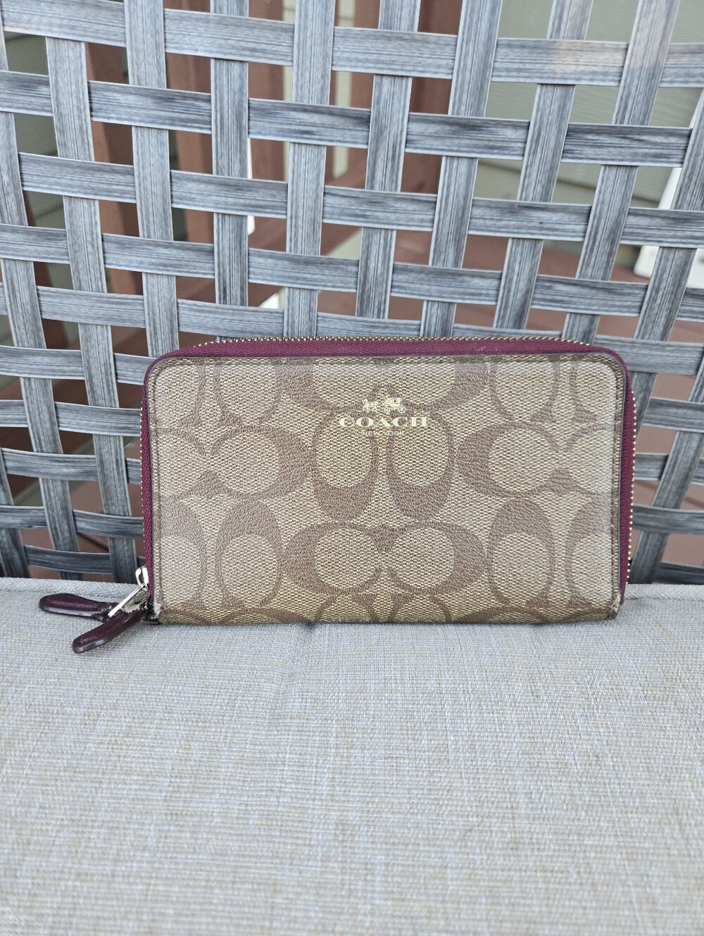 Coach Dpuble Zip Wallet